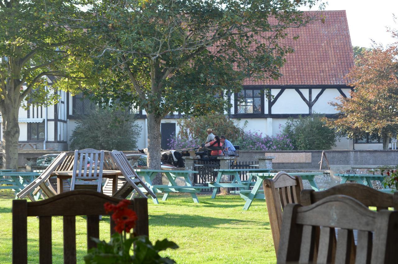 The Dolphin Inn Thorpeness Exterior foto